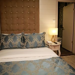 Pelican House Hotel